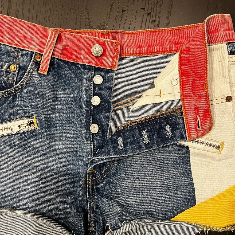 Levi’s Colorful Denim Shorts - Picture 4 of 6